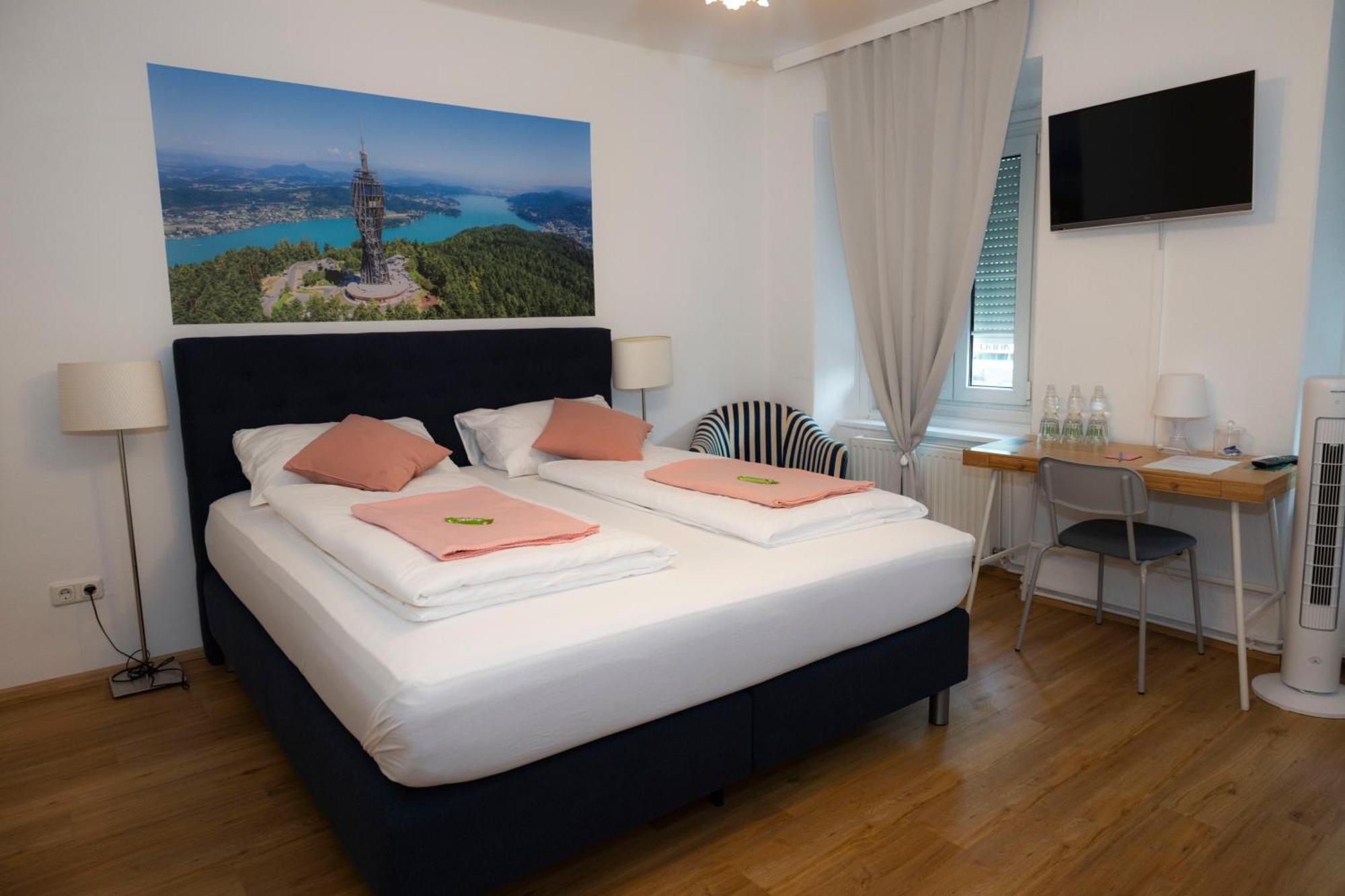 Cityhotel Am Domplatz Self-Checkin Klagenfurt am Woerthersee Esterno foto