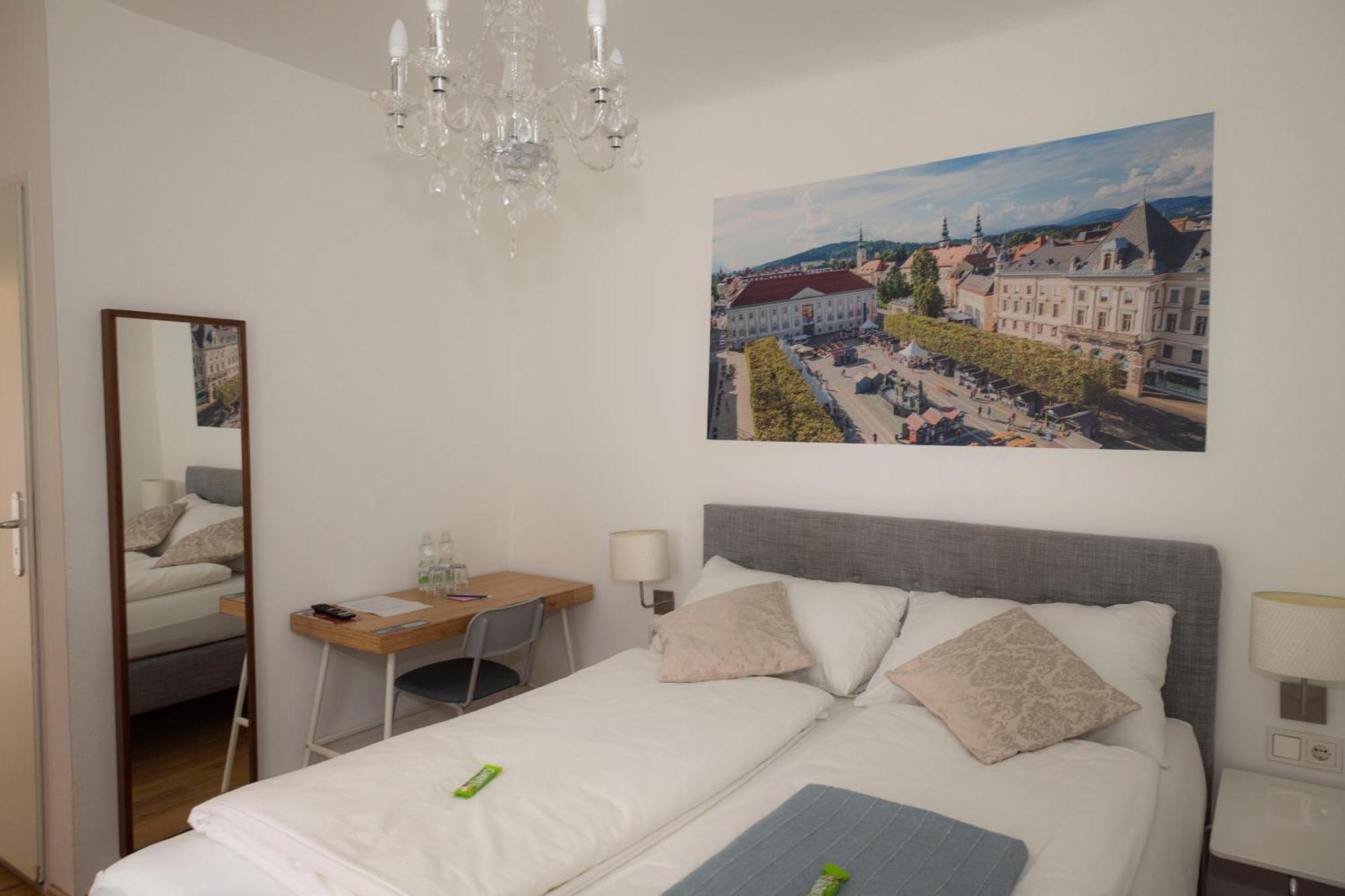 Cityhotel Am Domplatz Self-Checkin Klagenfurt am Woerthersee Esterno foto