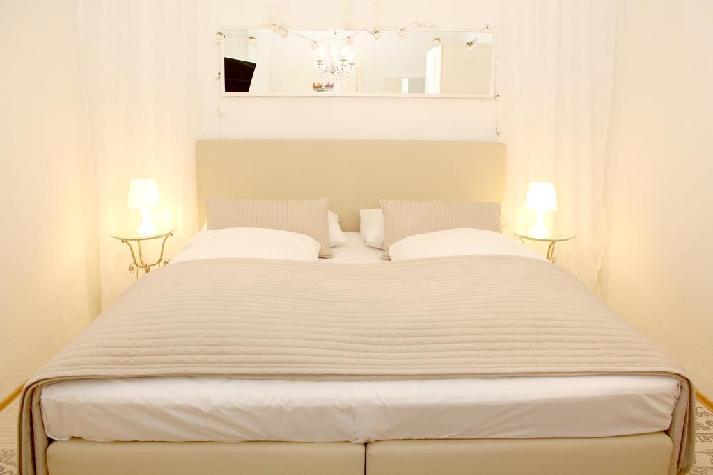 Cityhotel Am Domplatz Self-Checkin Klagenfurt am Woerthersee Camera foto